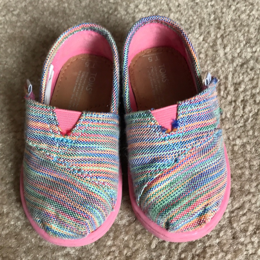 Toddler girls TOMS